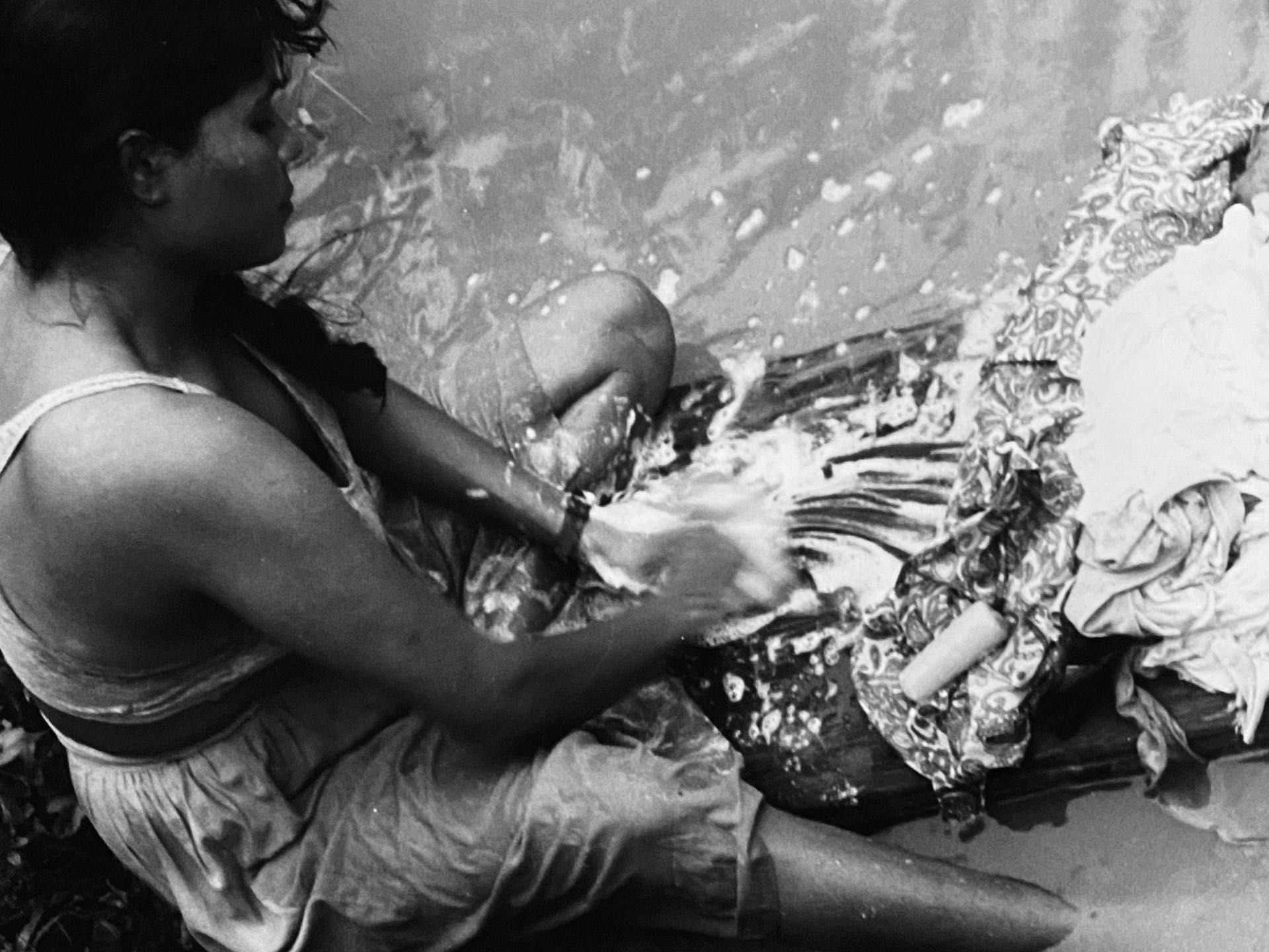 Frau wäscht, Waschbrett, Krausirpe, Krausirpe 